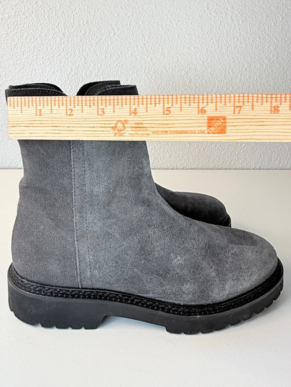 Aquatalia Gray Suede Lug Sole Ankle Boots Italy Size 8 Gray Boots leather